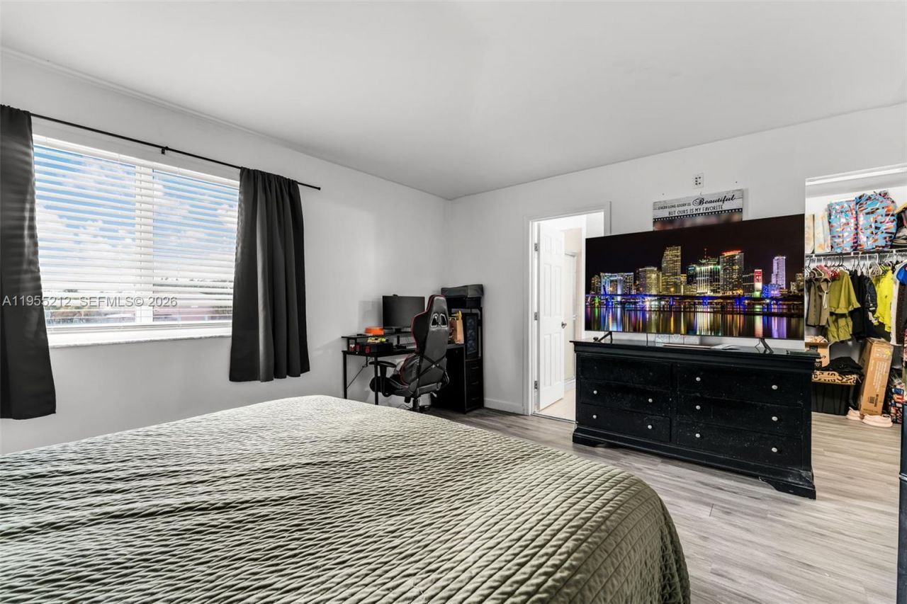 6934 SW 164th Ct, Miami, FL 33193 Photo