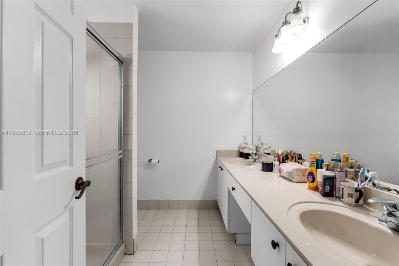 6934 SW 164th Ct, Miami, FL 33193 Photo