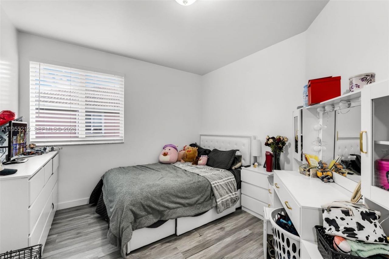 6934 SW 164th Ct, Miami, FL 33193 Photo