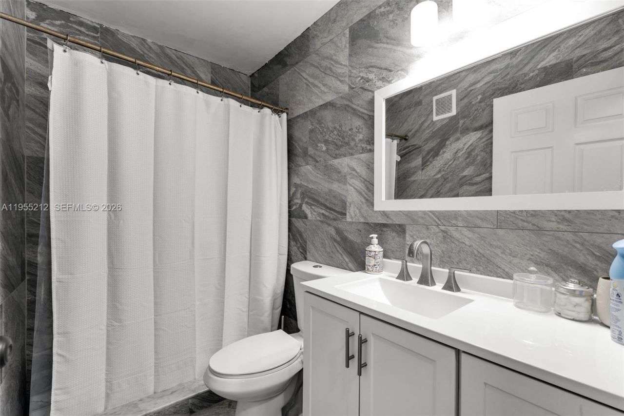 6934 SW 164th Ct, Miami, FL 33193 Photo