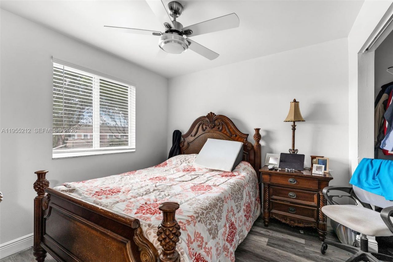 6934 SW 164th Ct, Miami, FL 33193 Photo