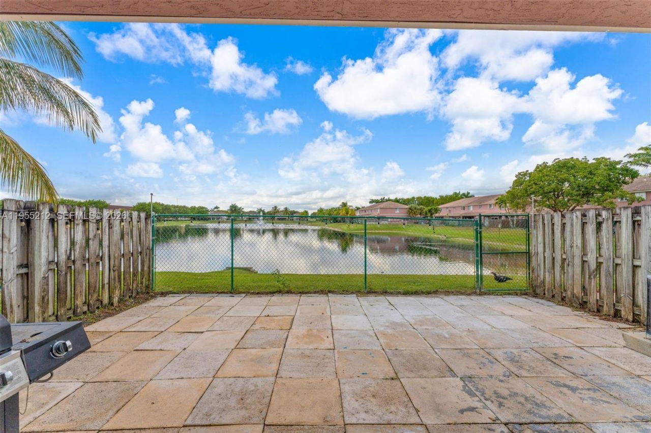 6934 SW 164th Ct, Miami, FL 33193 Photo