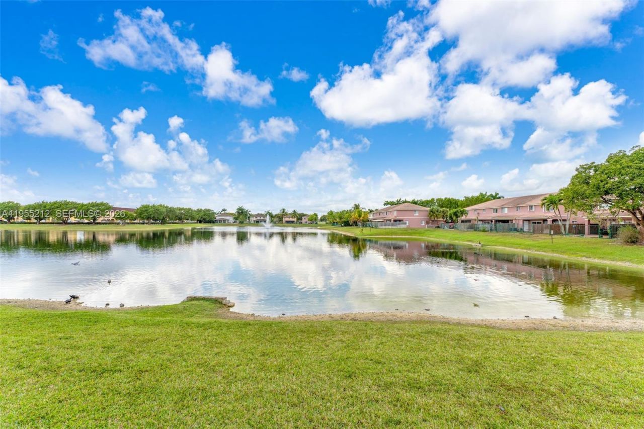 6934 SW 164th Ct, Miami, FL 33193 Photo