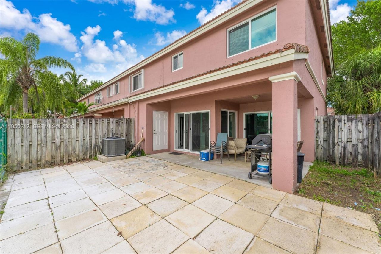 6934 SW 164th Ct, Miami, FL 33193 Photo