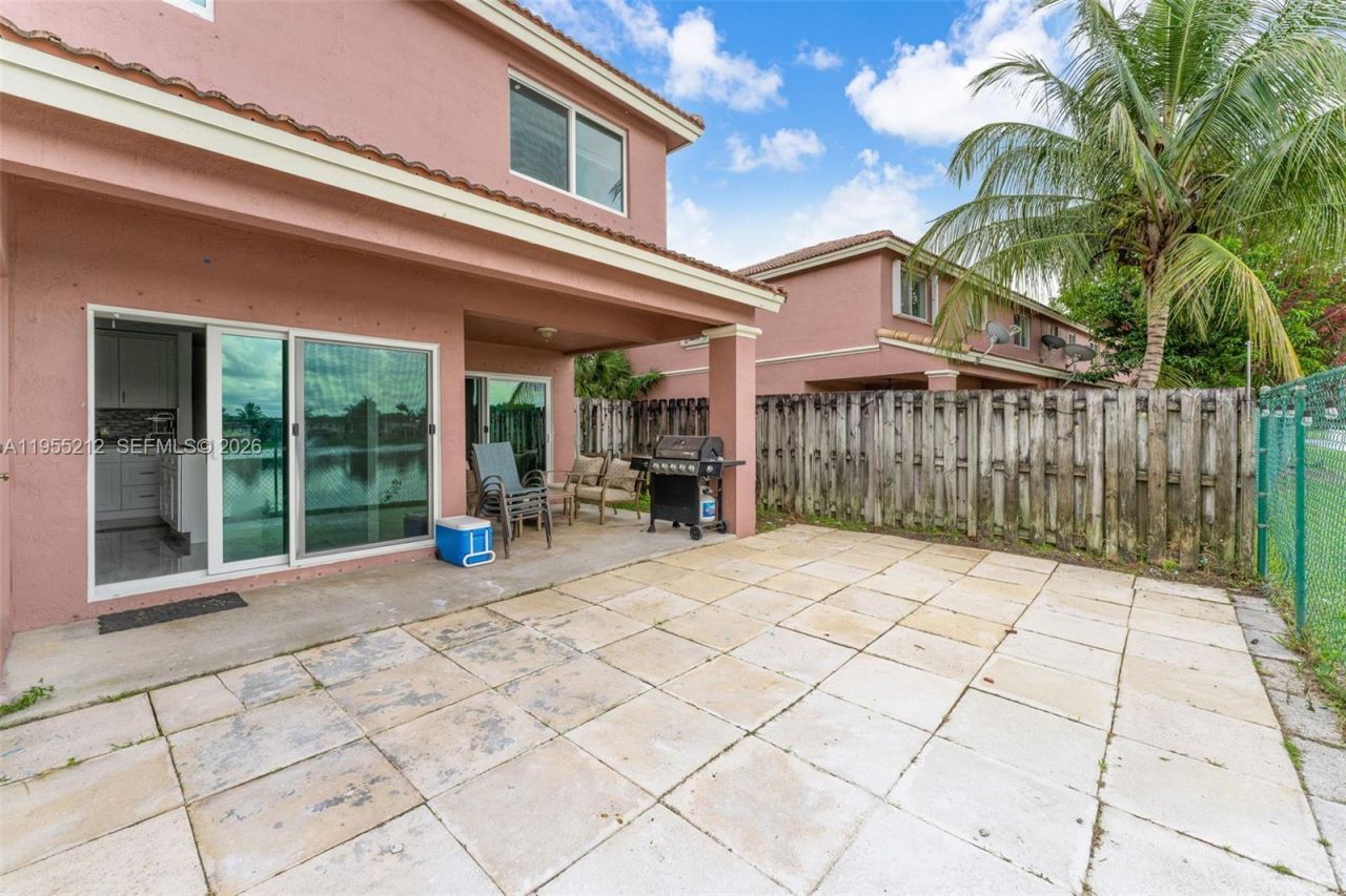 6934 SW 164th Ct, Miami, FL 33193 Photo