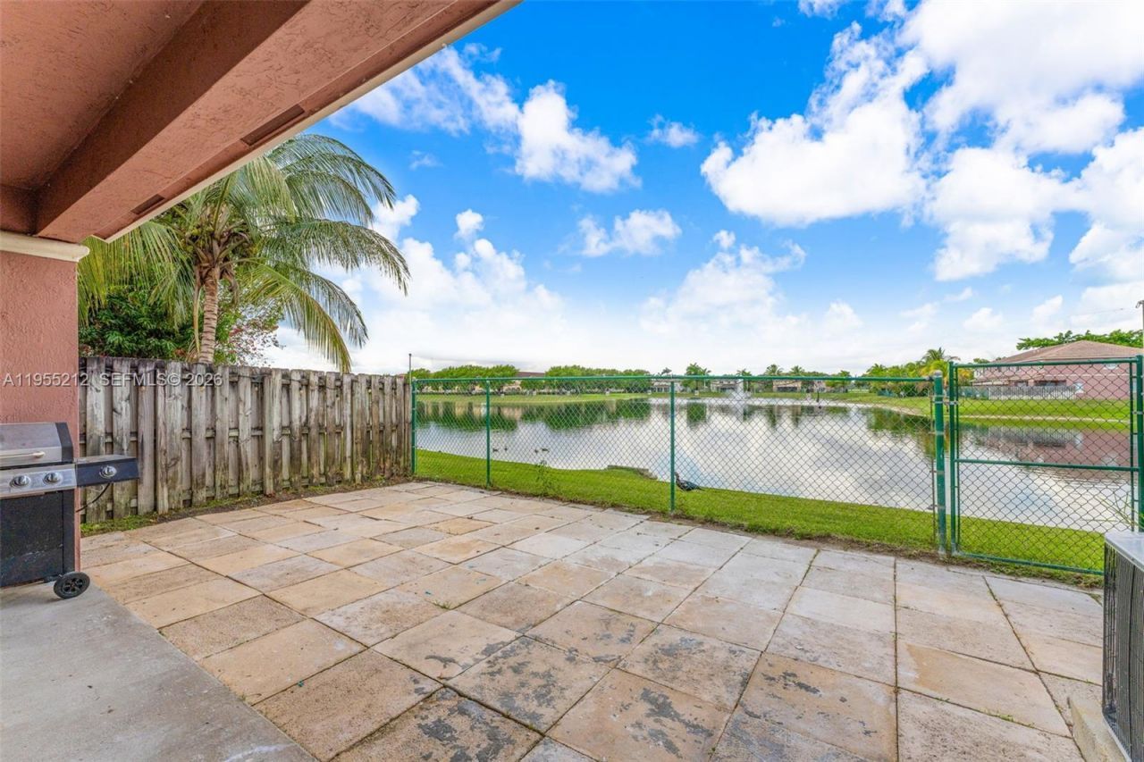 6934 SW 164th Ct, Miami, FL 33193 Photo