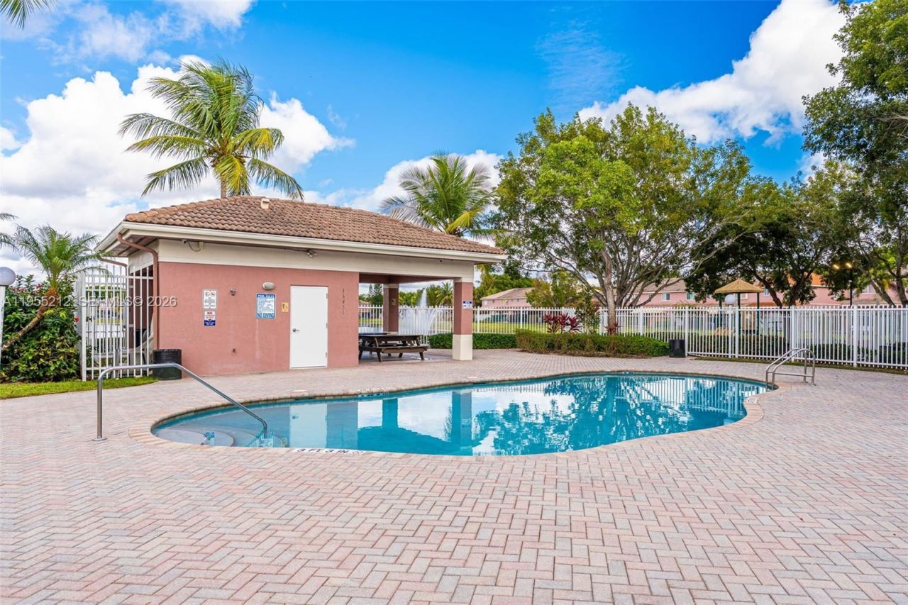 6934 SW 164th Ct, Miami, FL 33193 Photo