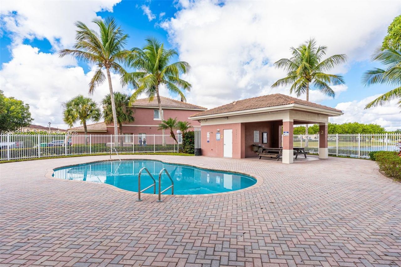 6934 SW 164th Ct, Miami, FL 33193 Photo