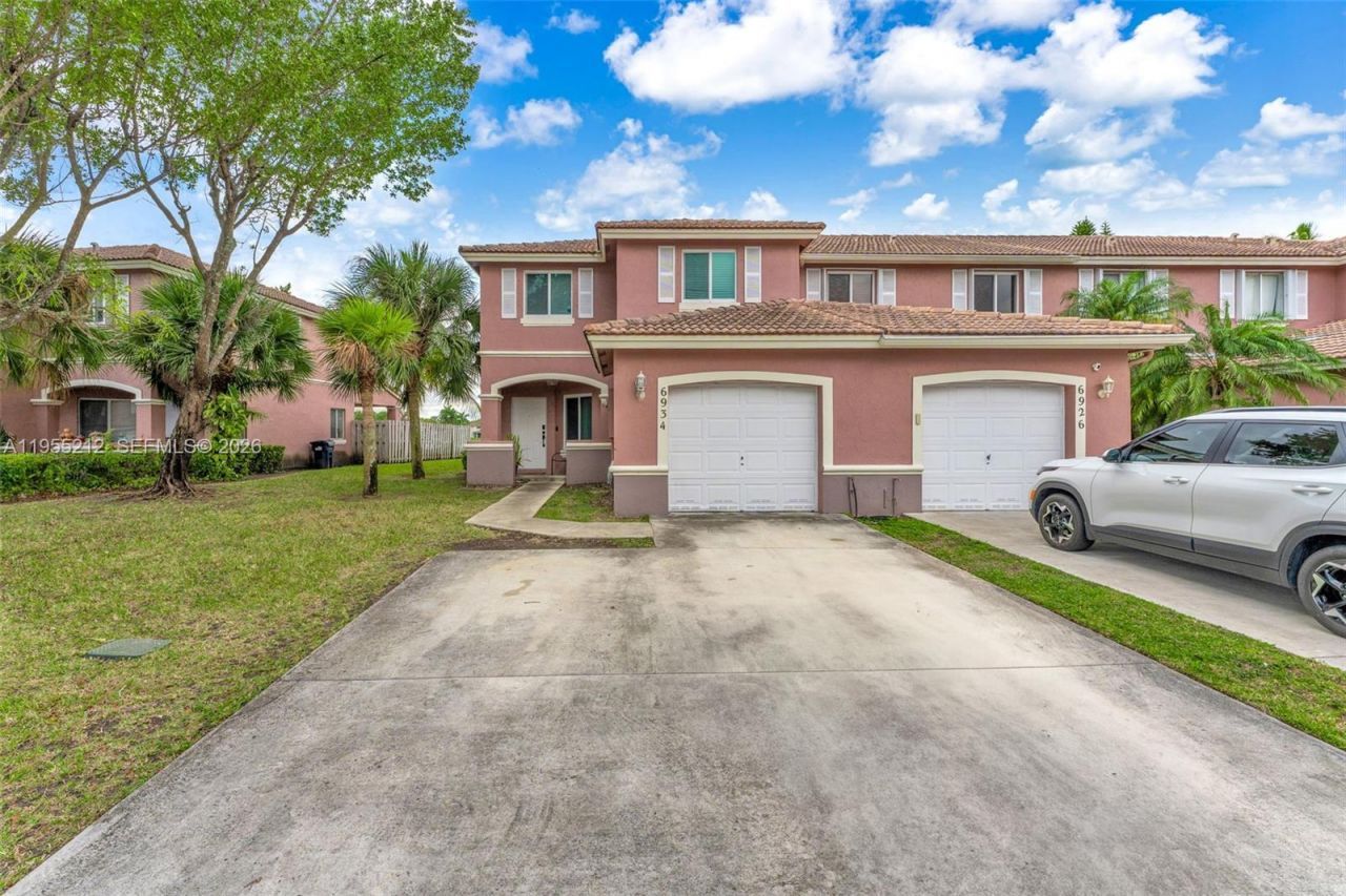 6934 SW 164th Ct, Miami, FL 33193 Photo