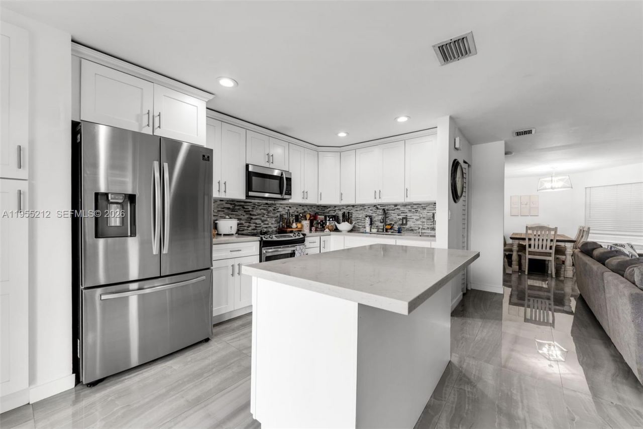 6934 SW 164th Ct, Miami, FL 33193 Photo