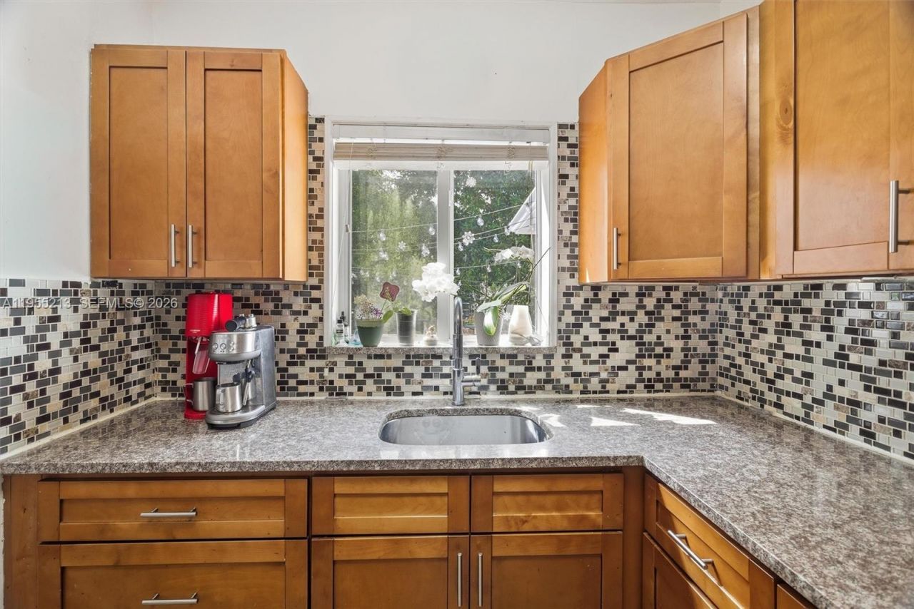 104 SW 40th Ave , Miami, FL 33134 Photo