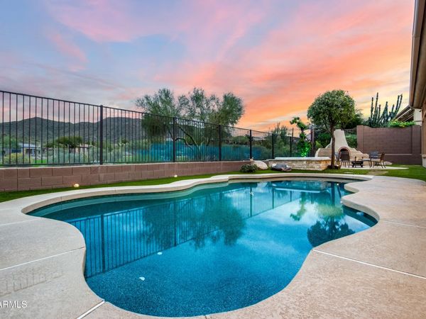 2302 W HAZELHURST Drive, Anthem, AZ 85086