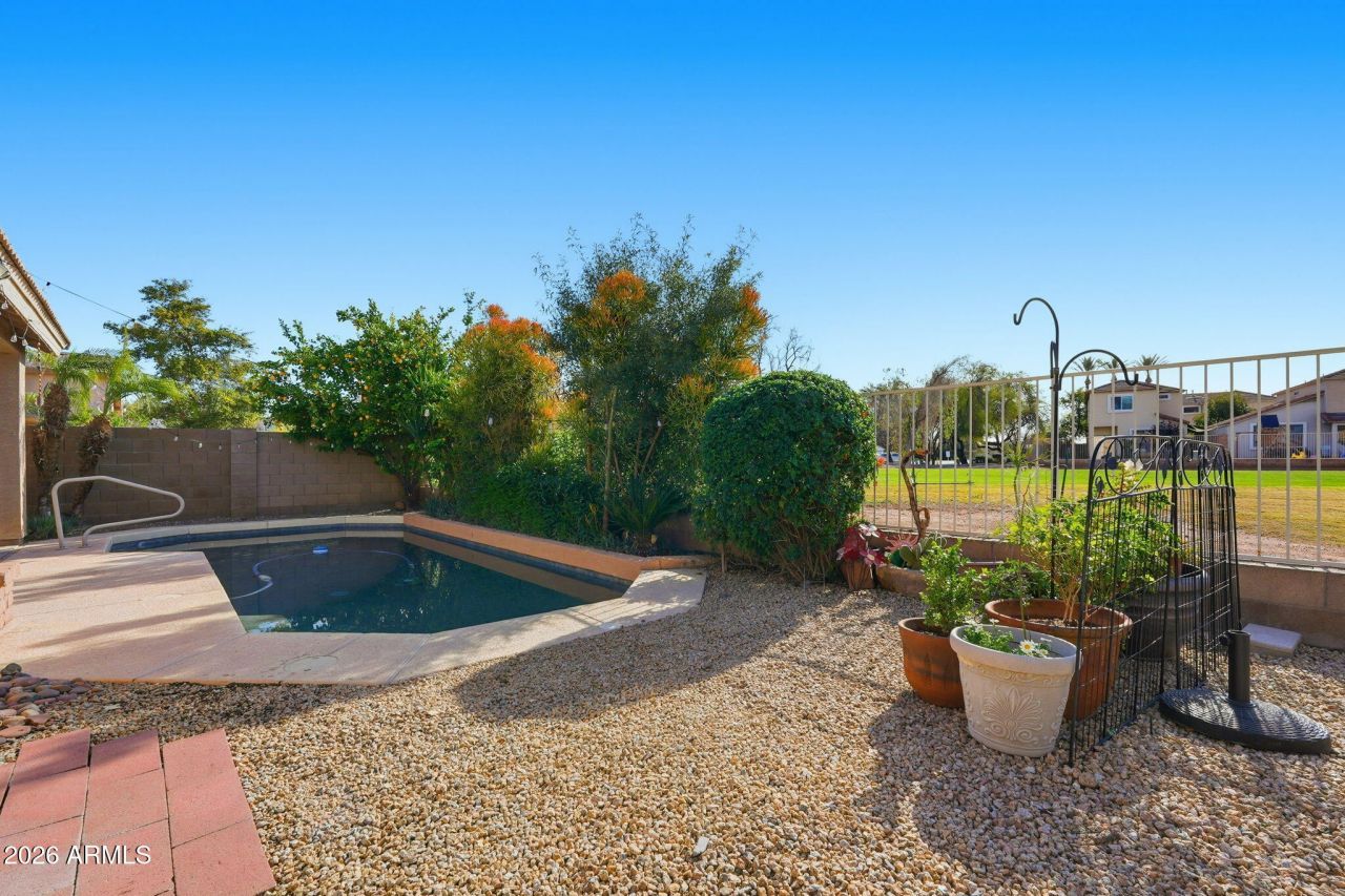 1561 E Black Diamond Drive, Gilbert, AZ 85296 Main Photo