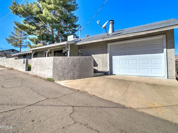 186 E KELLY Street, Miami, AZ 85539