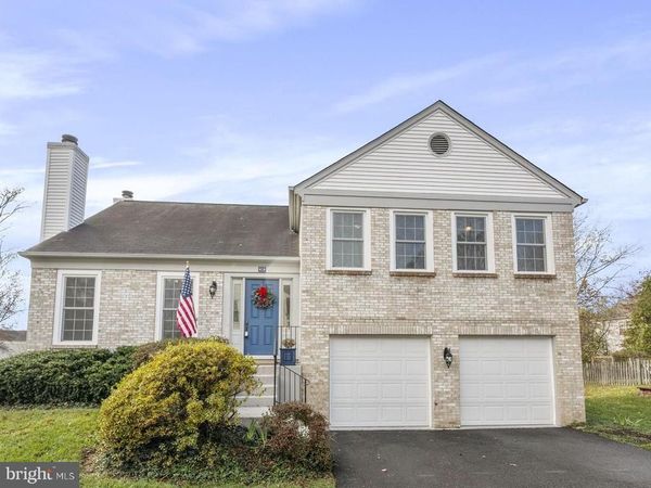 48 MCPHERSON CIRCLE, STERLING, VA 20165
