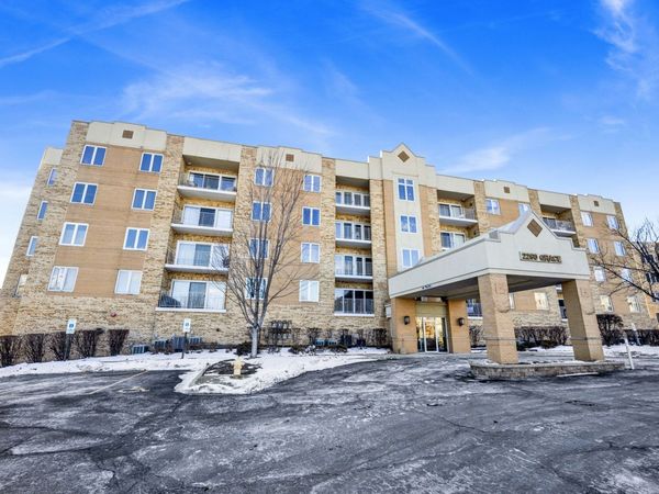 2260 S Grace Street, Unit 401, Lombard, IL 60148