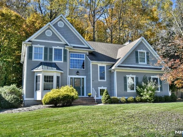 10 Hope Street, MONTVALE, NJ 07645