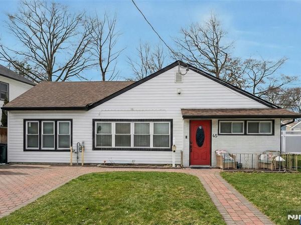 45 Howard Avenue, ROCHELLE PARK, NJ 07662