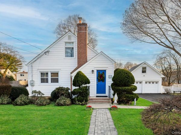 64 Smith Street, Greenlawn, NY 11740