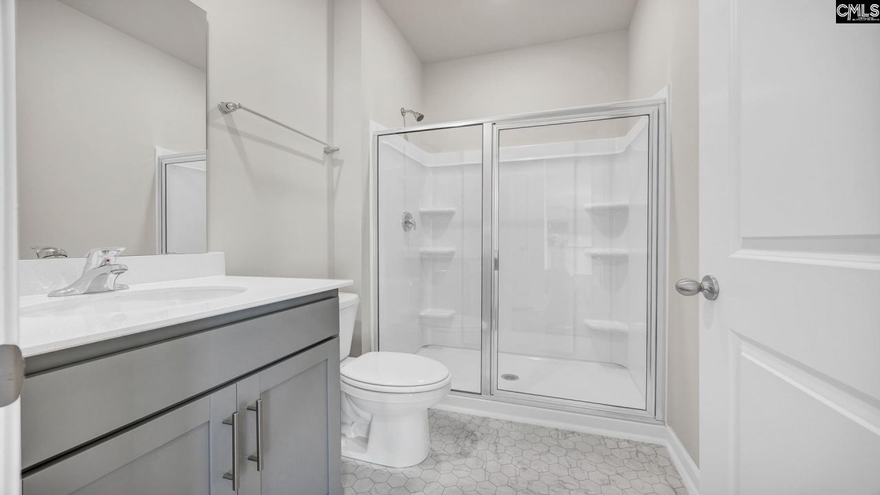 453 Leathertree Lane Photo 15