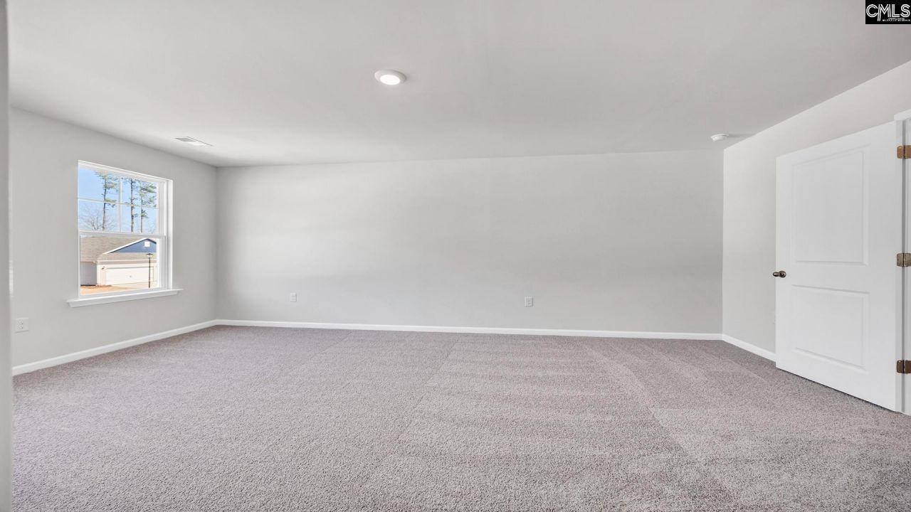 453 Leathertree Lane Photo 19