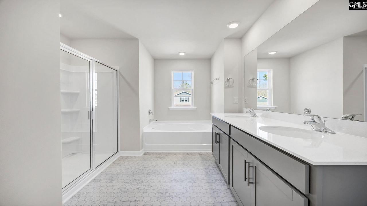 453 Leathertree Lane Photo 21