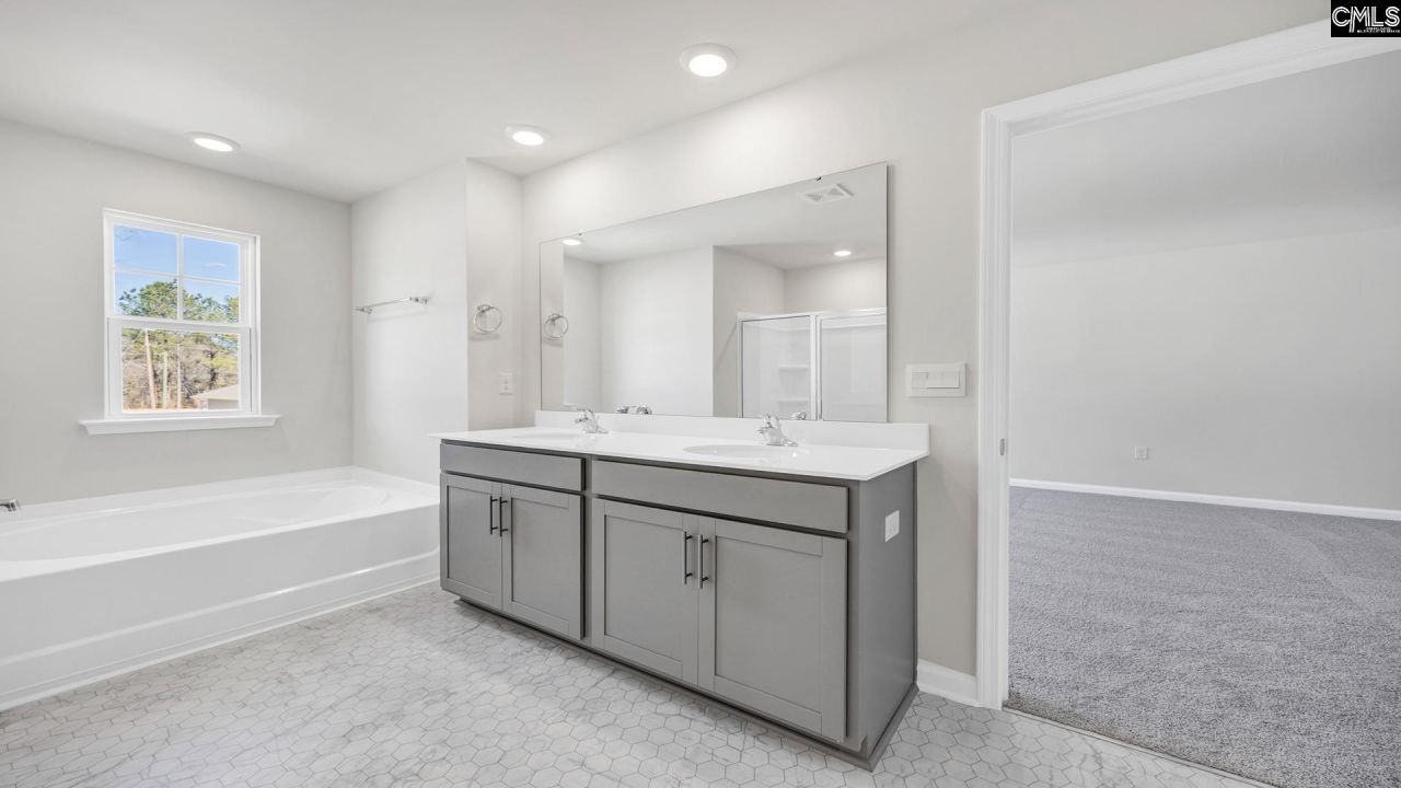 453 Leathertree Lane Photo 22