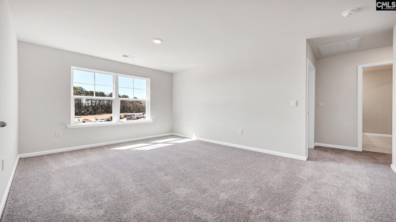 453 Leathertree Lane Photo 28