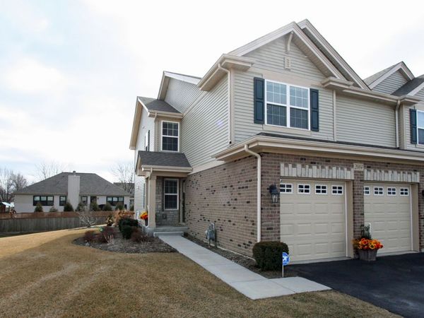 2084 Canyon Creek Court, Aurora, IL 60503