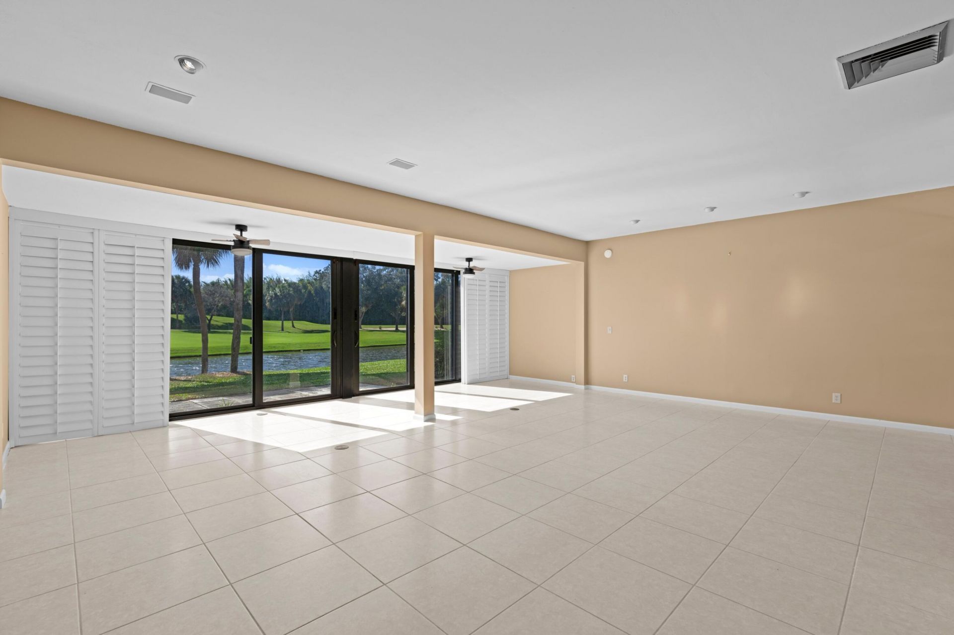 2435 Presidential Way, Unit E, West Palm Beach, FL 33401 Photo