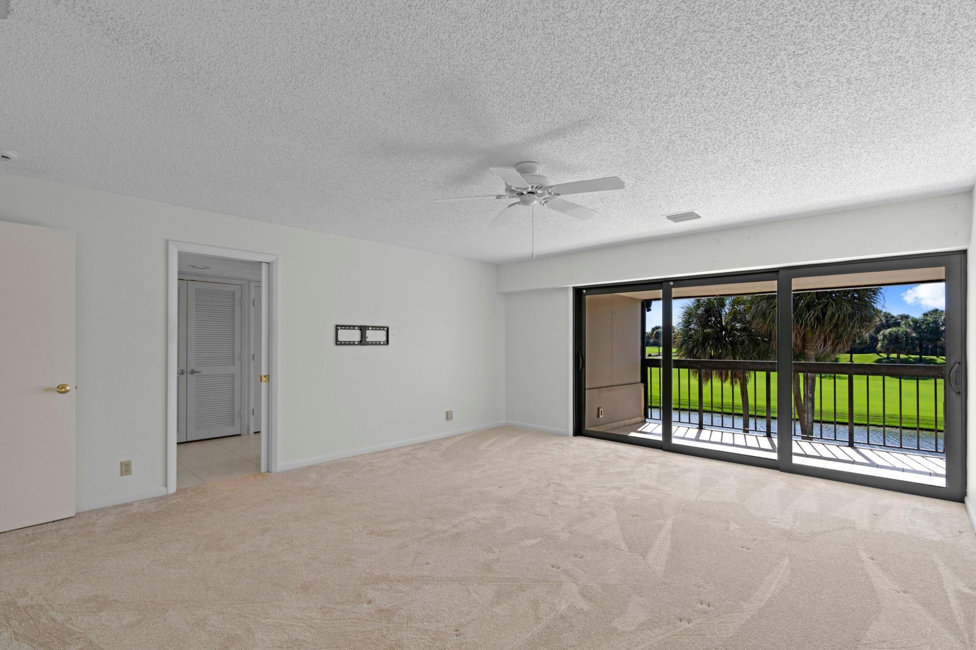 2435 Presidential Way, Unit E, West Palm Beach, FL 33401 Photo