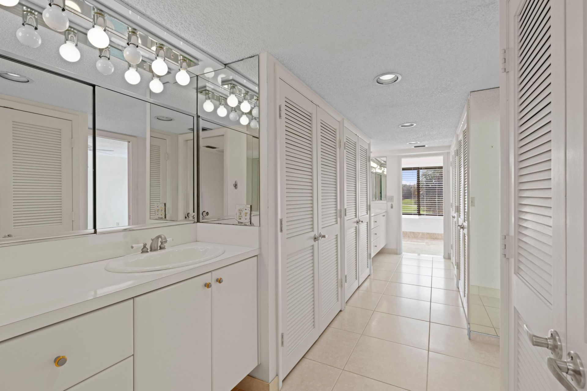 2435 Presidential Way, Unit E, West Palm Beach, FL 33401 Photo