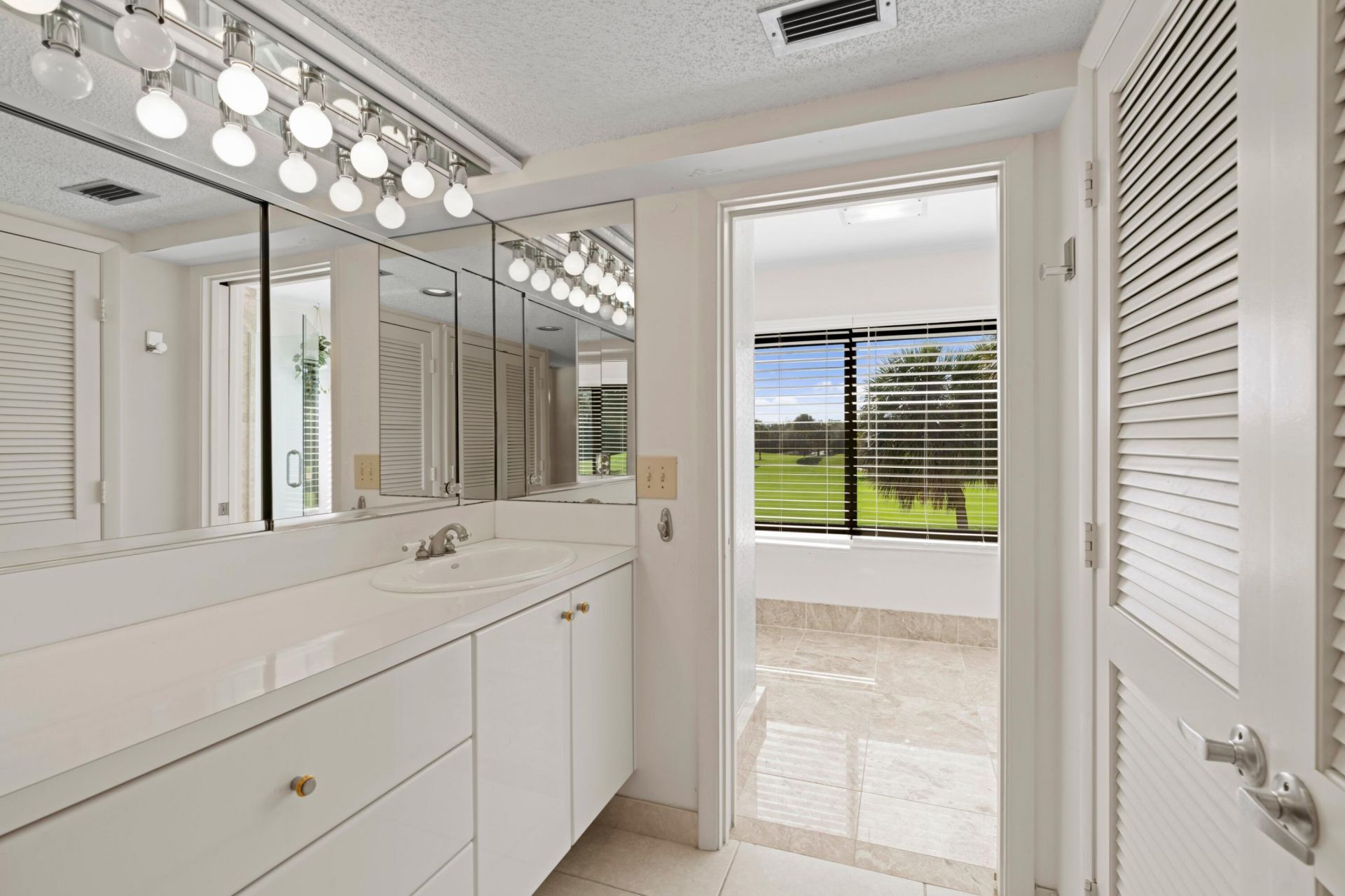 2435 Presidential Way, Unit E, West Palm Beach, FL 33401 Photo