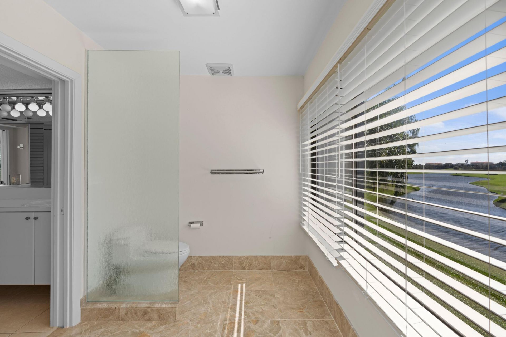 2435 Presidential Way, Unit E, West Palm Beach, FL 33401 Photo