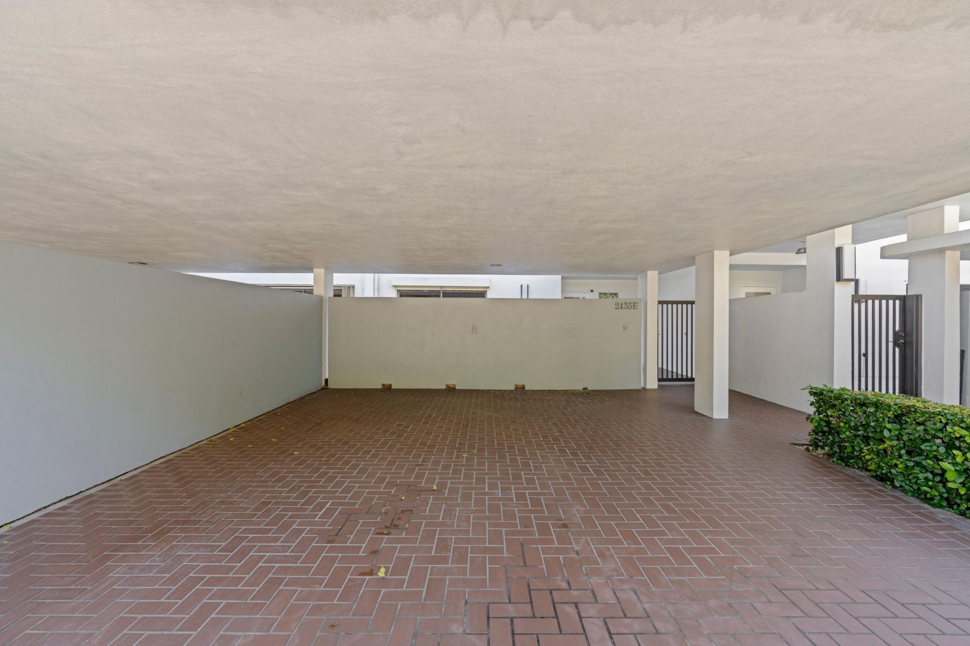 2435 Presidential Way, Unit E, West Palm Beach, FL 33401 Photo