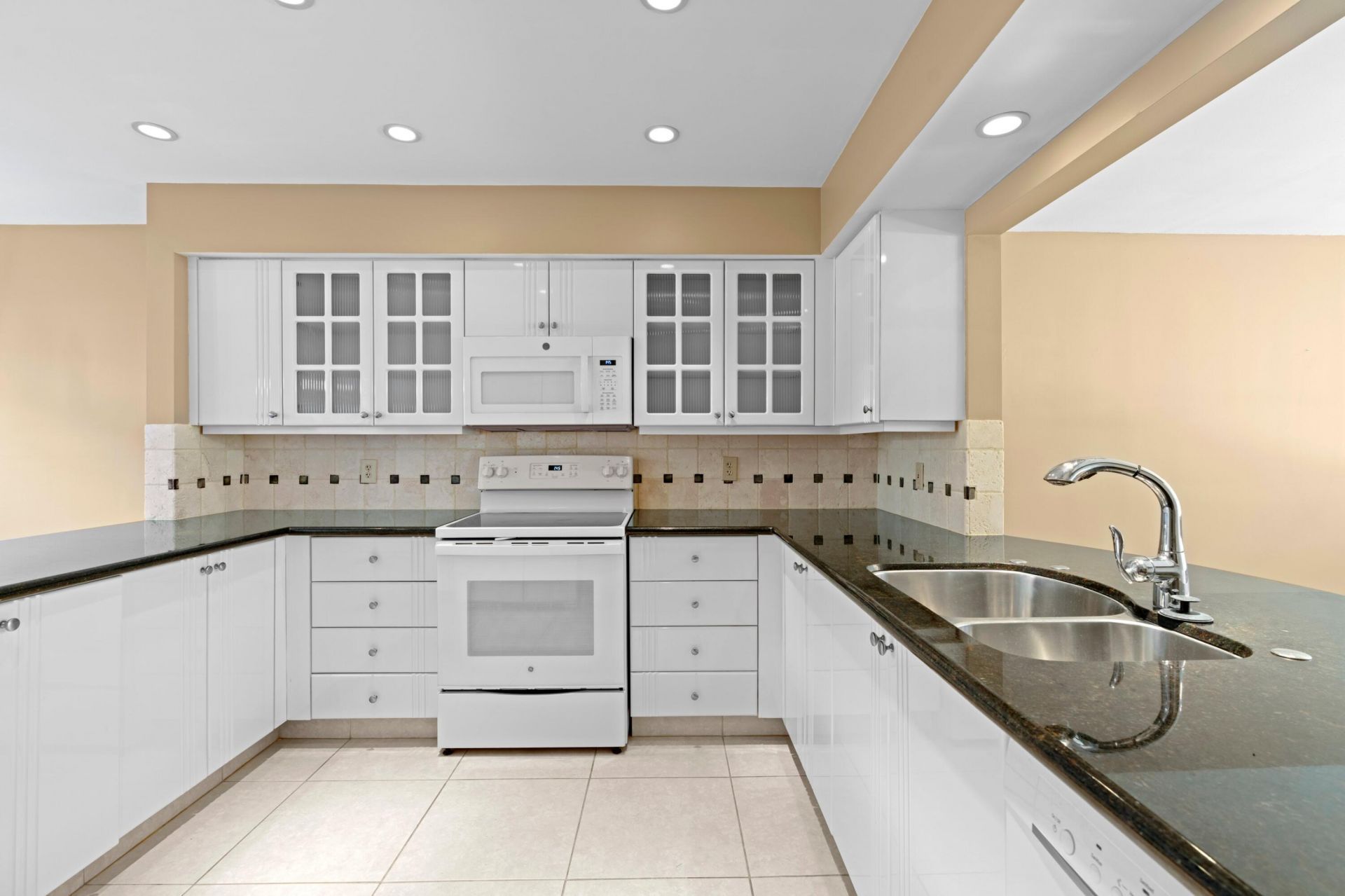 2435 Presidential Way, Unit E, West Palm Beach, FL 33401 Photo