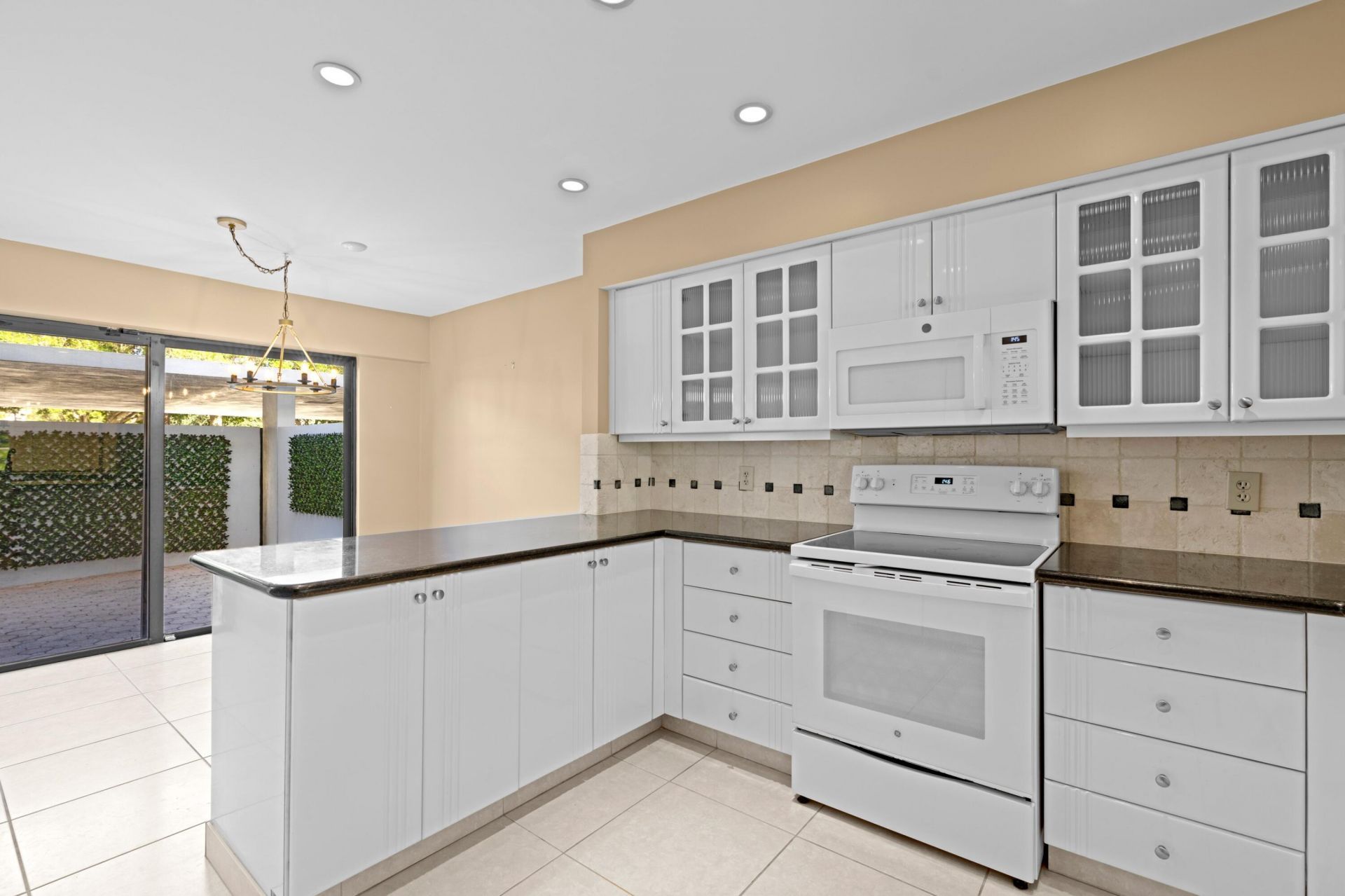 2435 Presidential Way, Unit E, West Palm Beach, FL 33401 Photo