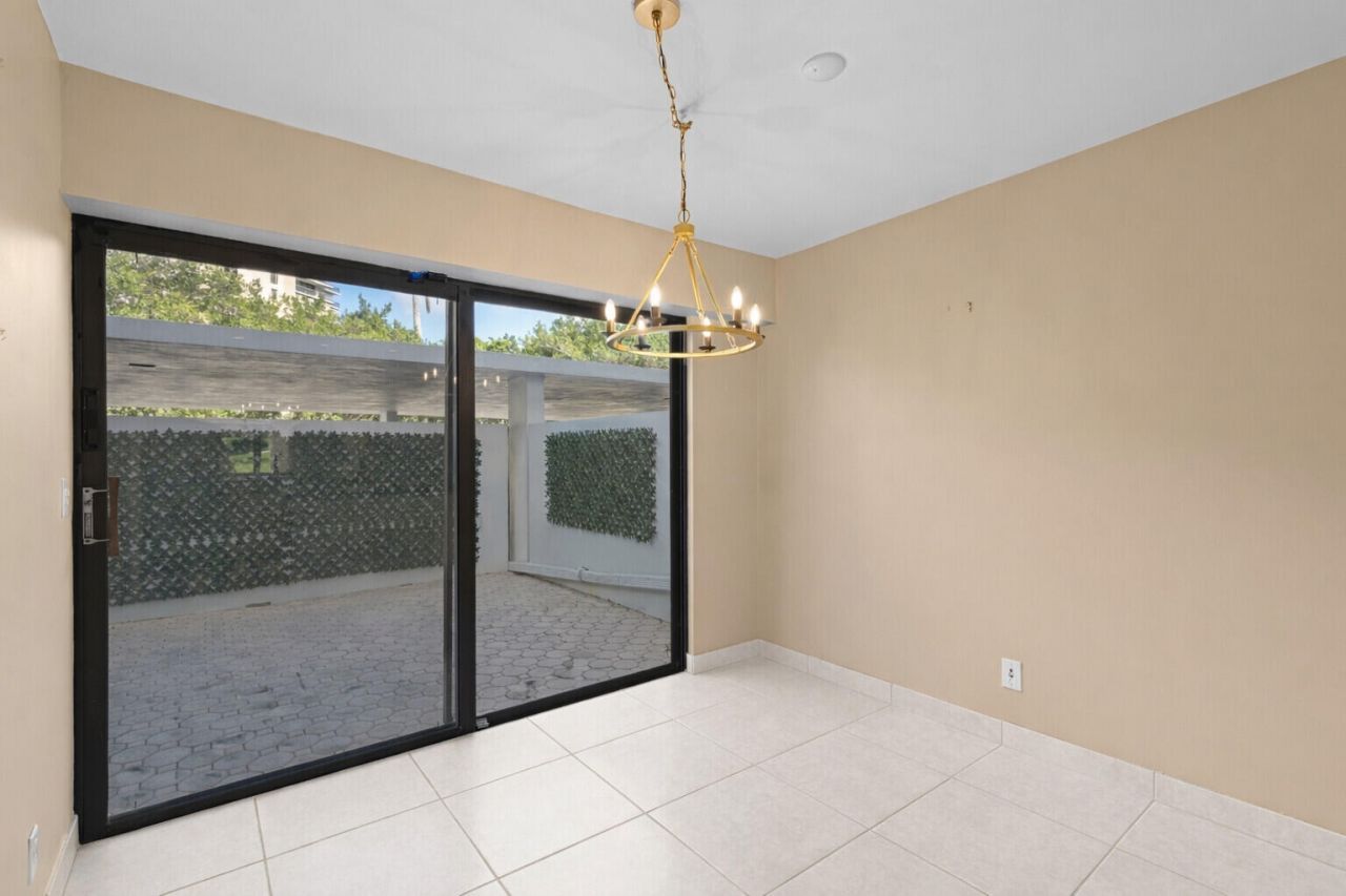 2435 Presidential Way, Unit E, West Palm Beach, FL 33401 Photo