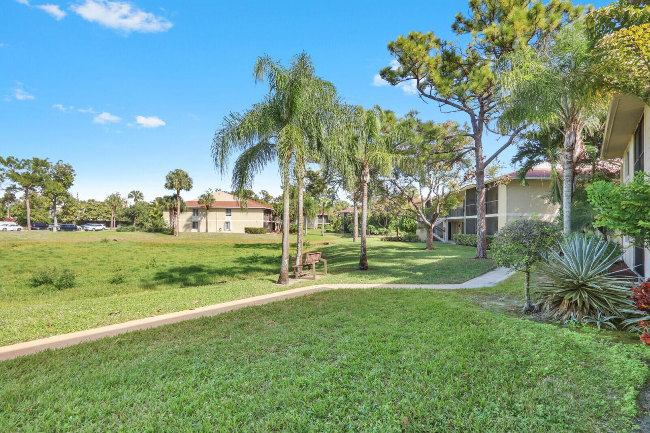 6531 Chasewood Drive, Unit D, Jupiter, FL 33458 Photo