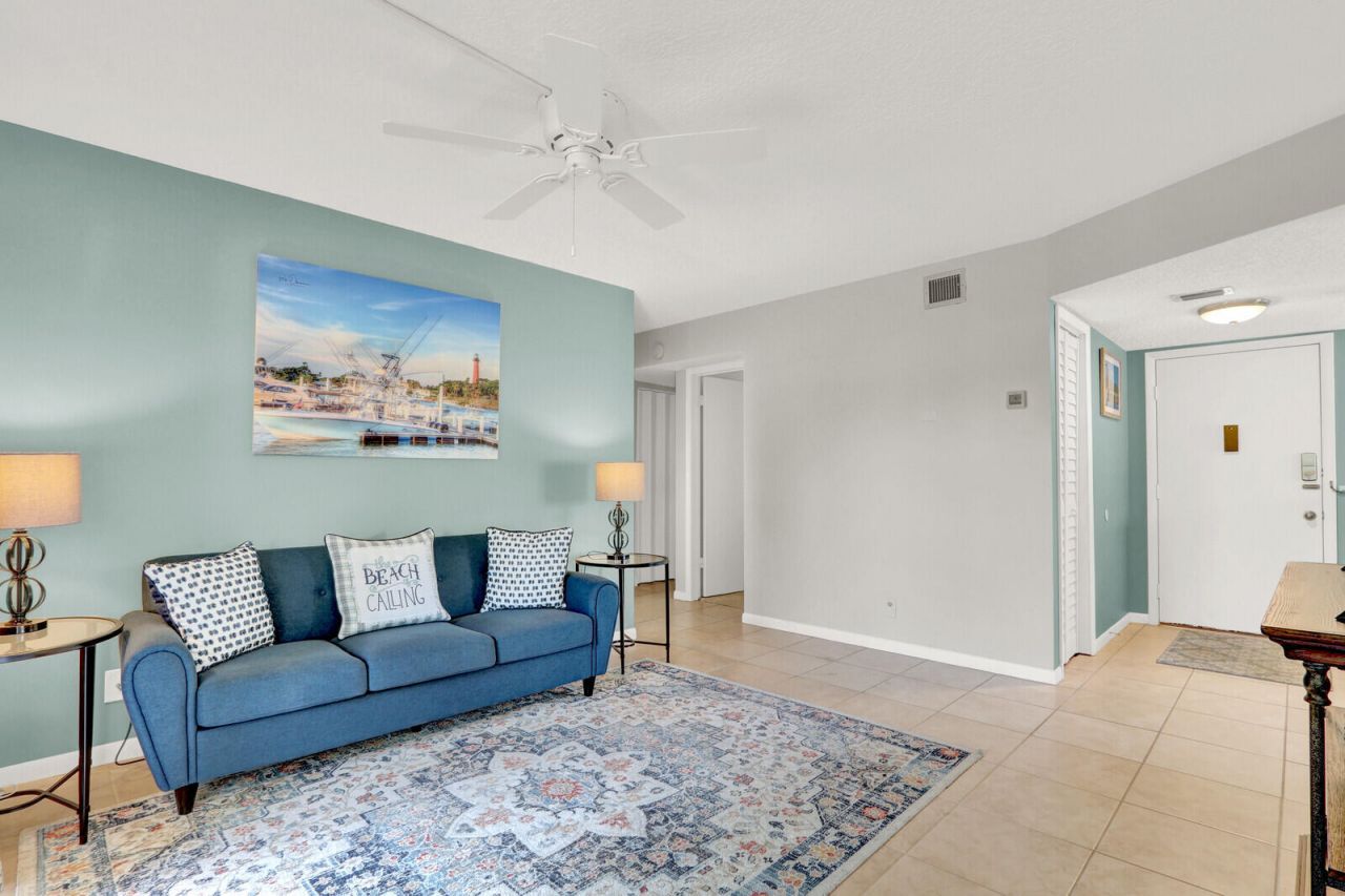 6531 Chasewood Drive, Unit D, Jupiter, FL 33458 Photo