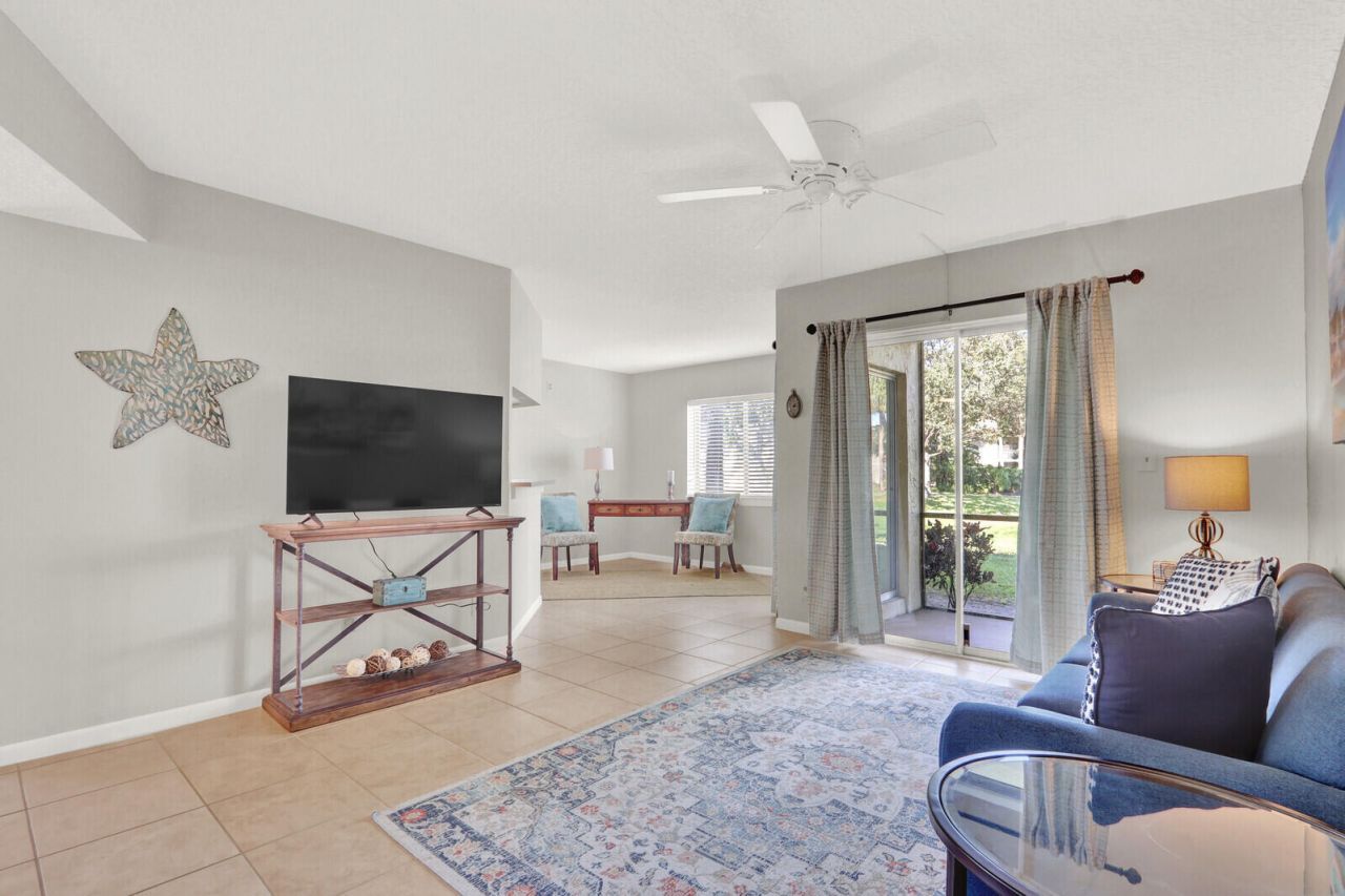 6531 Chasewood Drive, Unit D, Jupiter, FL 33458 Photo