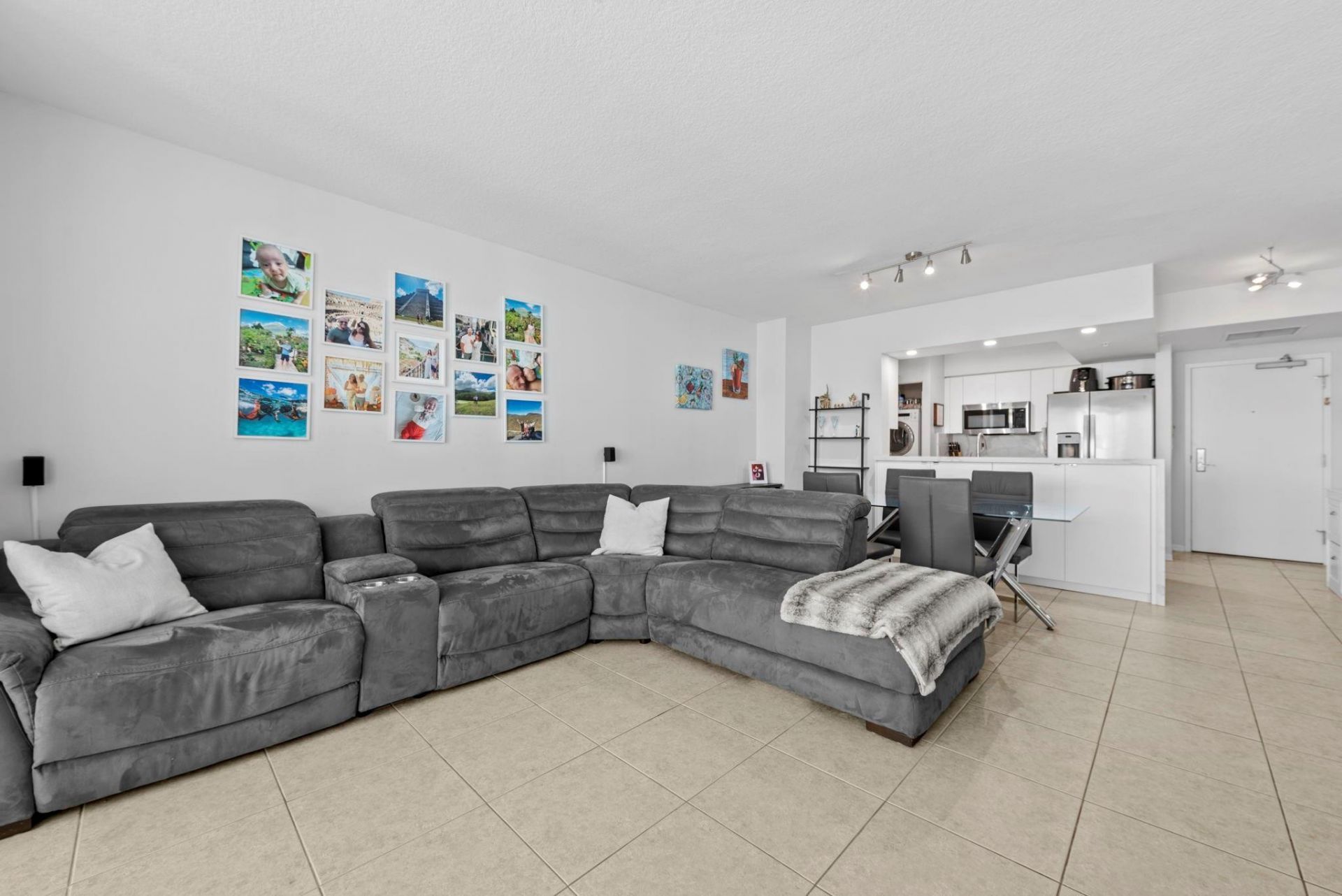 347 N New River Drive, Unit 2707, Fort Lauderdale, FL 33301 Photo