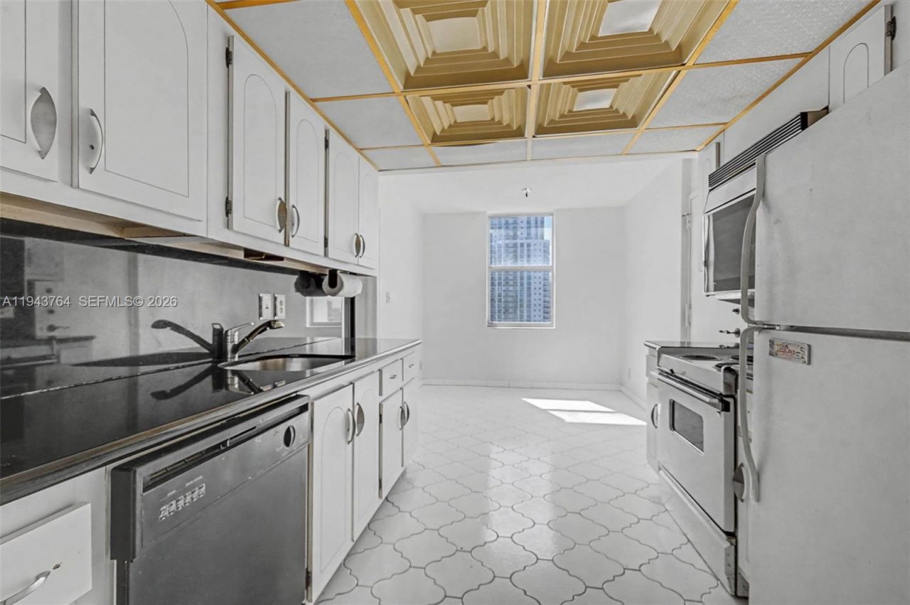 1865 S Ocean Dr, Unit 14M, Hallandale Beach, FL 33009 Photo