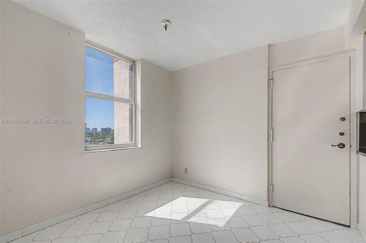 1865 S Ocean Dr, Unit 14M, Hallandale Beach, FL 33009 Photo