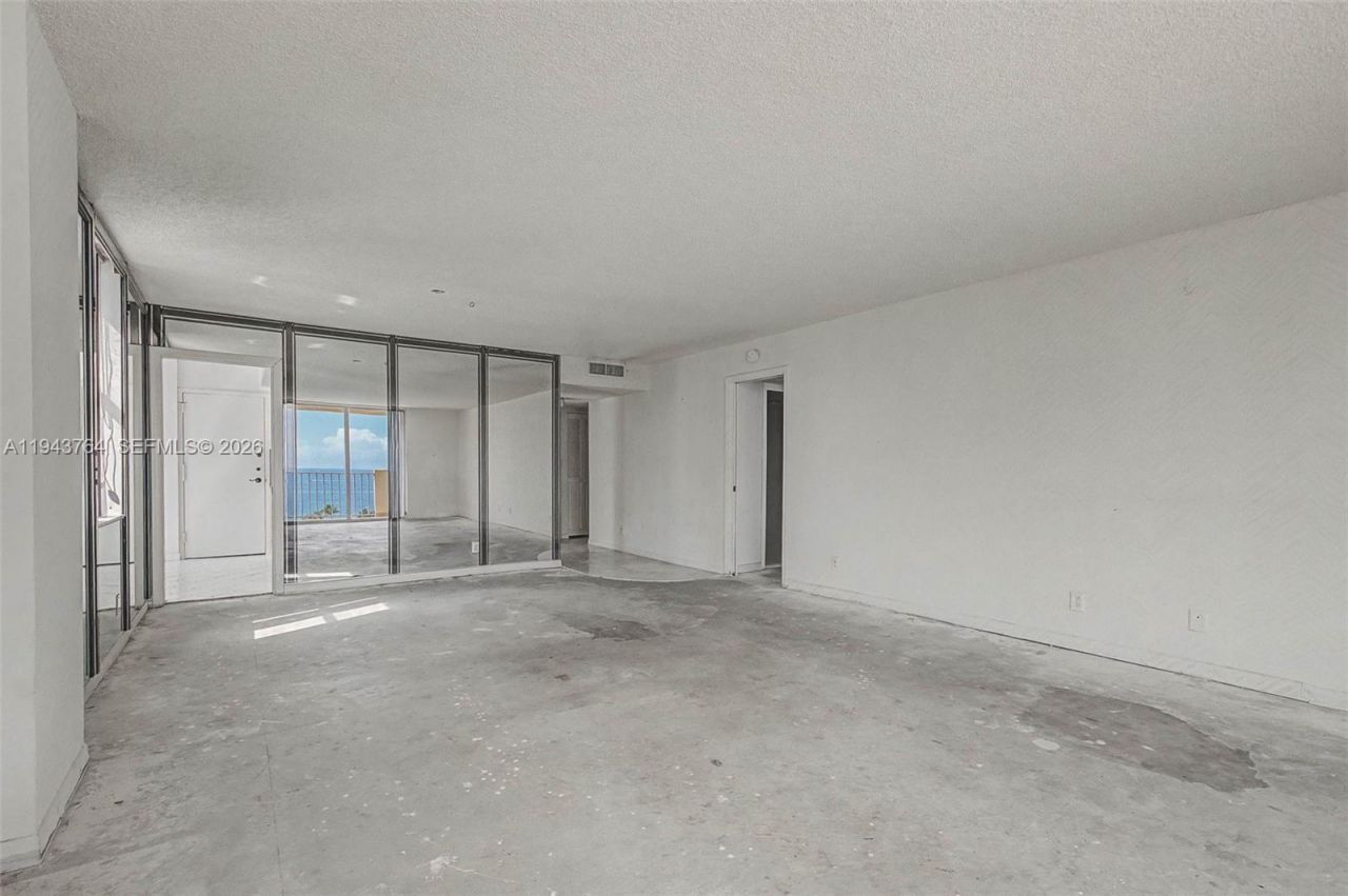 1865 S Ocean Dr, Unit 14M, Hallandale Beach, FL 33009 Photo