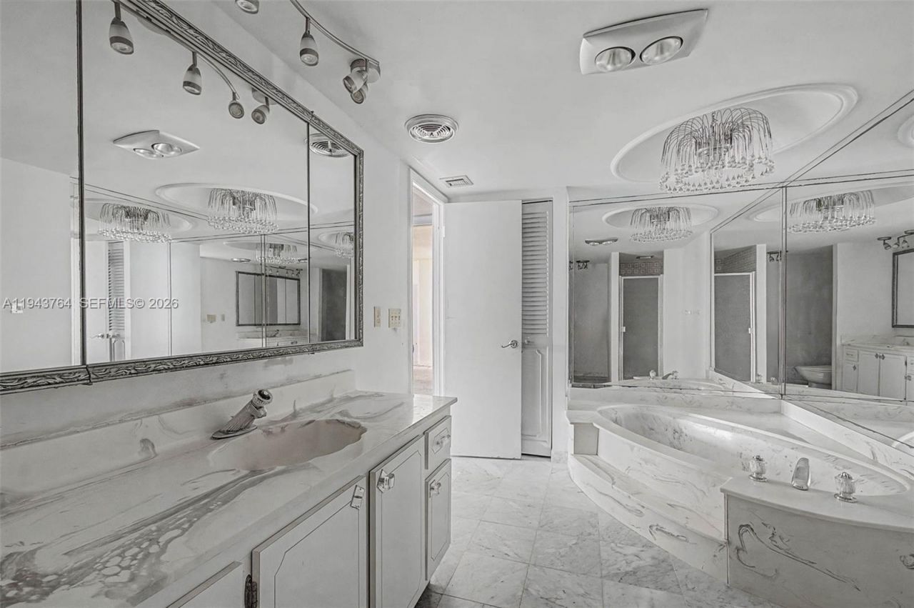 1865 S Ocean Dr, Unit 14M, Hallandale Beach, FL 33009 Photo