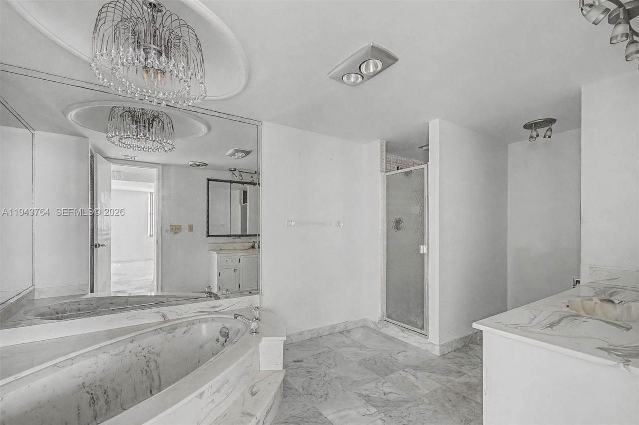 1865 S Ocean Dr, Unit 14M, Hallandale Beach, FL 33009 Photo