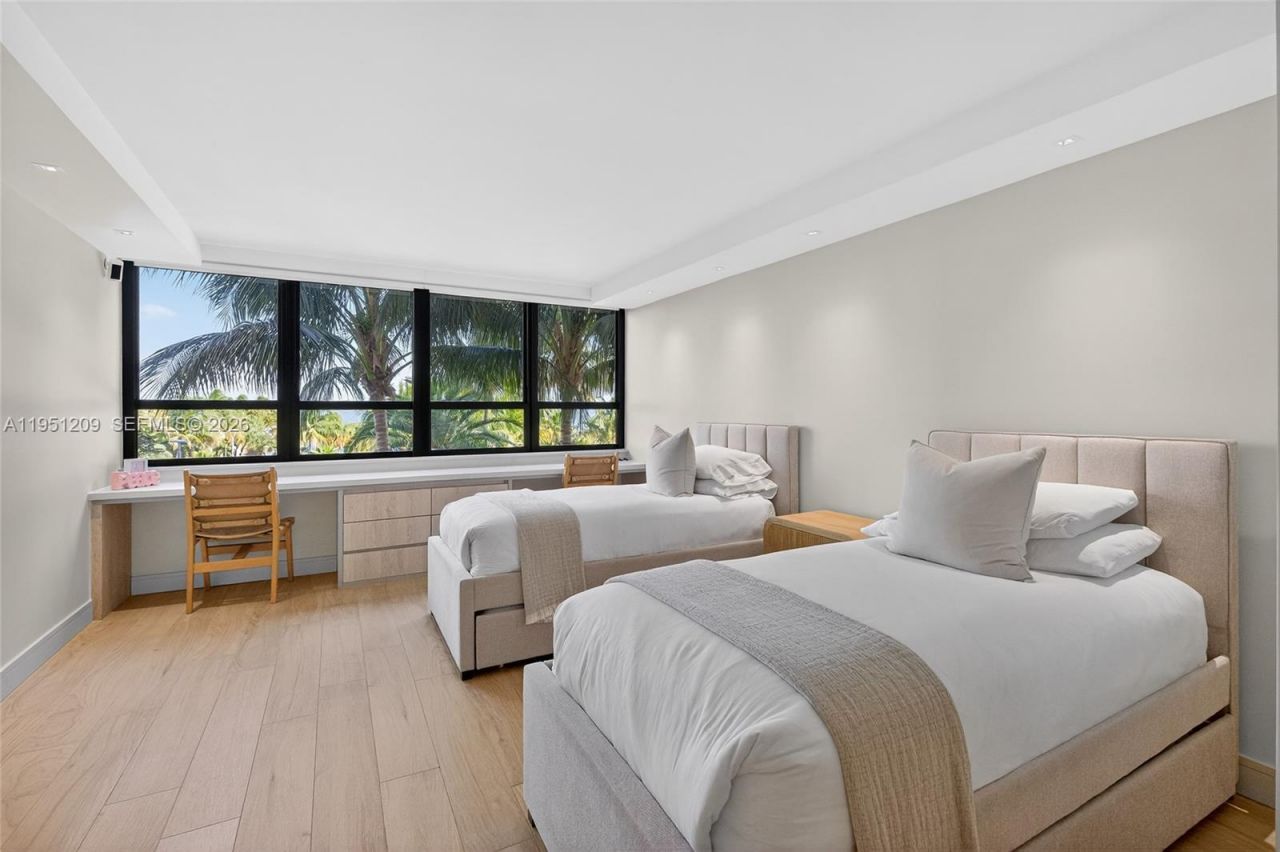 1 Grove Isle Dr, Unit A303, Miami, FL 33133 Photo