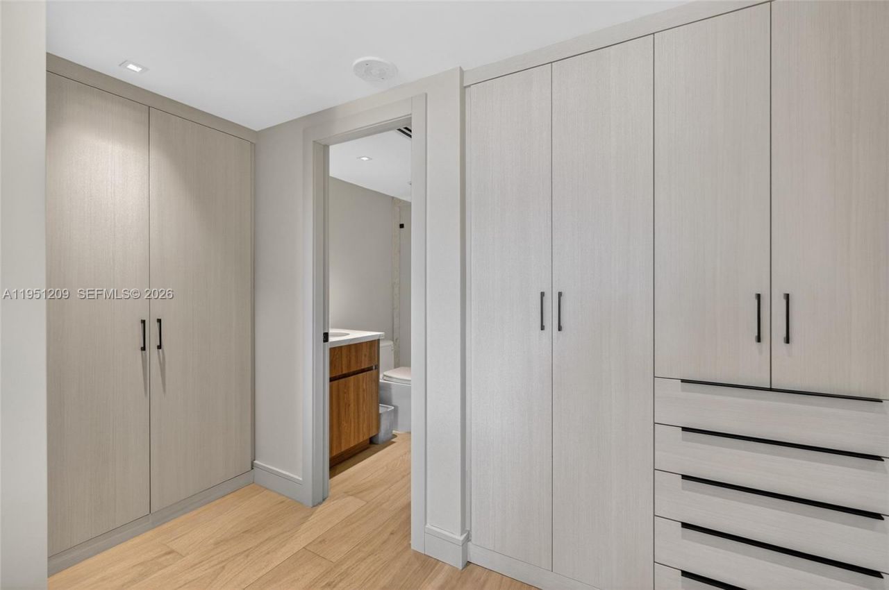 1 Grove Isle Dr, Unit A303, Miami, FL 33133 Photo