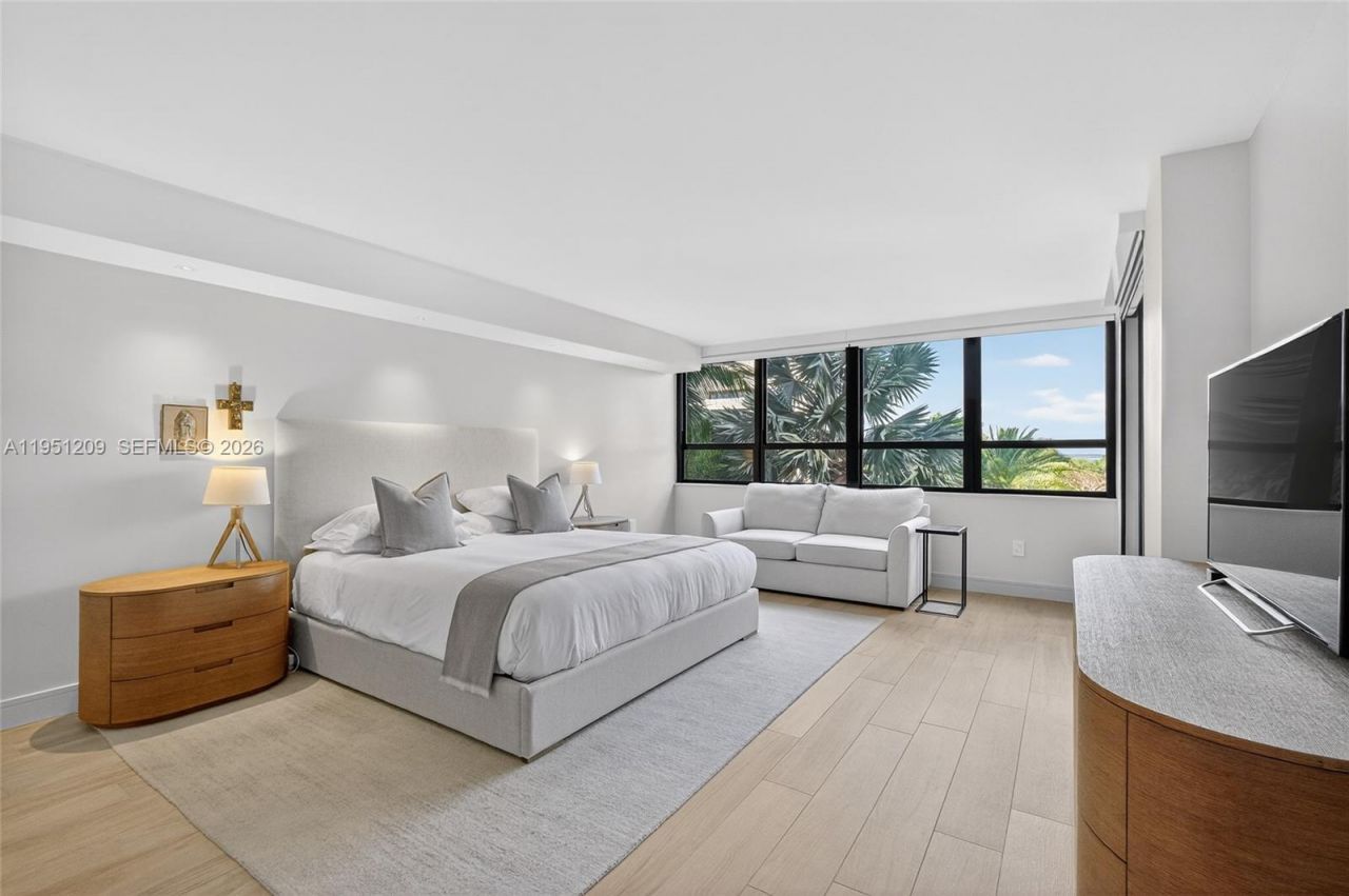 1 Grove Isle Dr, Unit A303, Miami, FL 33133 Photo